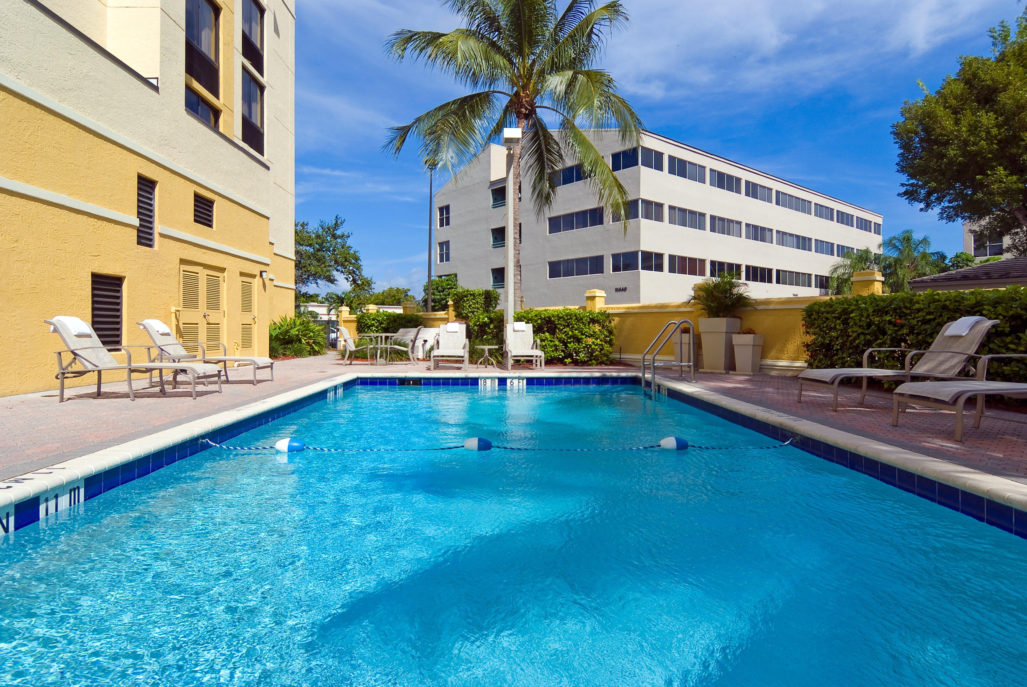 Holiday Inn Express Hotel & Suites Kendall East-Miami By Ihg Extérieur photo